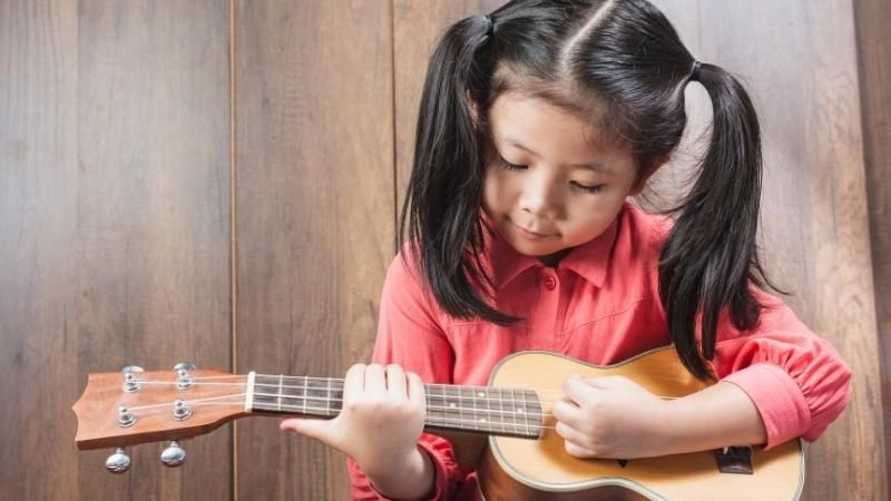 Lợi ích của việc học ukulele cho sự phát triển của trẻ