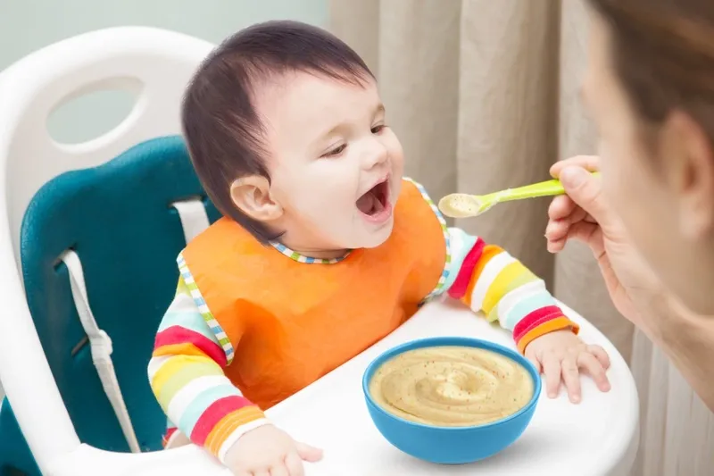 Tìm hiểu về cách nấu cháo thịt bò phô mai cho bé ăn dặm