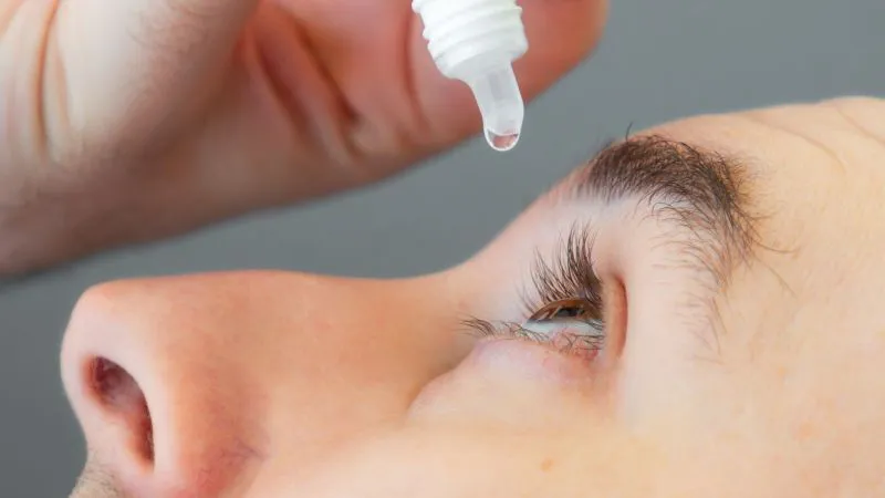 Viêm giác mạc dùng thuốc gì? tìm hiểu về những loại thuốc điều trị viêm giác mạc