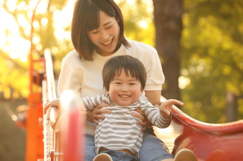 Trẻ 22 tháng biết làm gì?