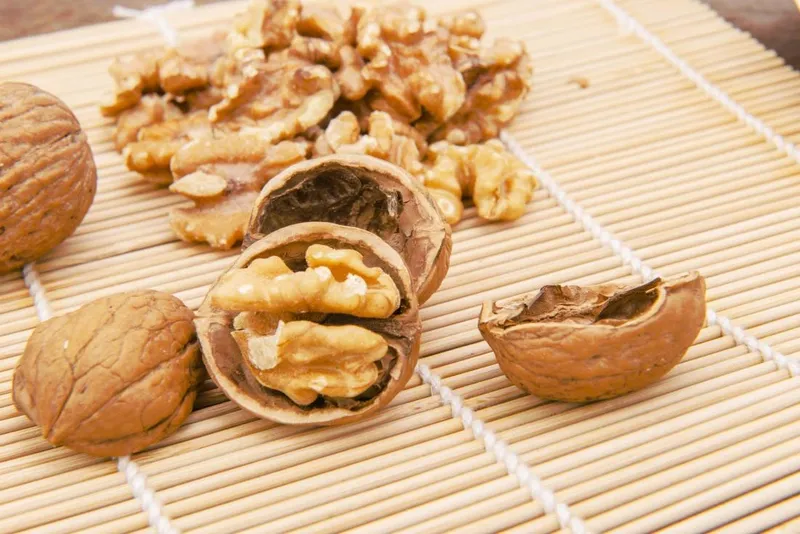 Bà bầu ăn hạt óc chó có tốt không?