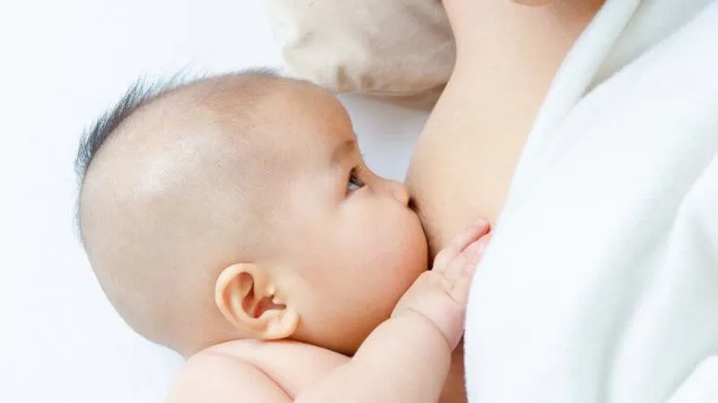 Làm thế nào để nhận biết trẻ sơ sinh đã ợ hơi?