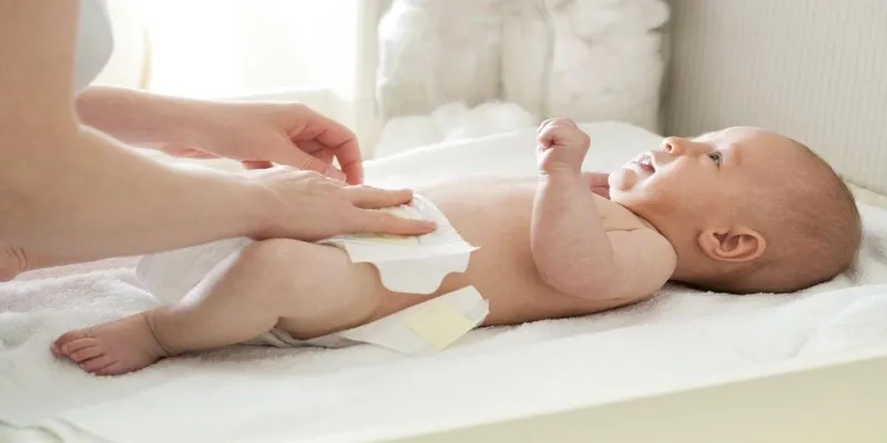 Làm thế nào để quấn tã cho trẻ sơ sinh?