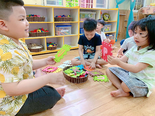 Tham gia trò chơi chữ cái cùng các bạn nhỏ lớp mẫu giáo lớn A3 - Trường Mầm  non Chim Non