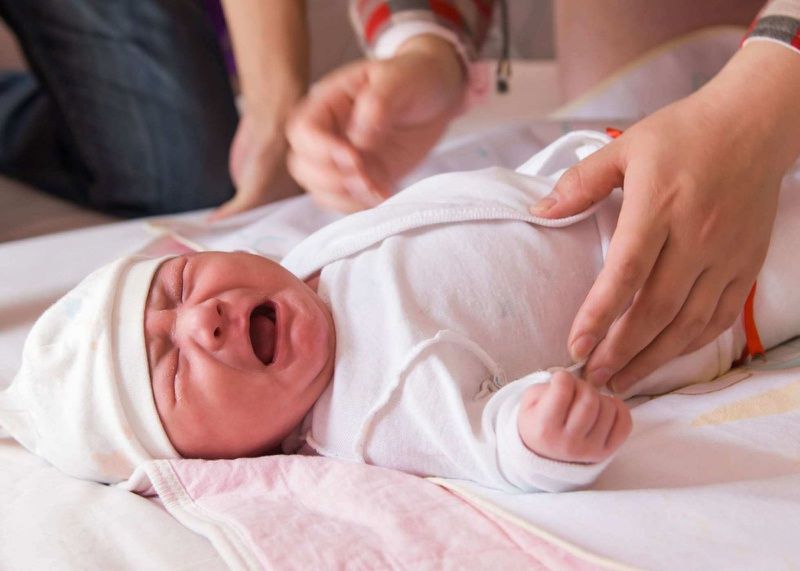 Sự phát triển và chăm sóc trẻ sơ sinh 2 tuần tuổi