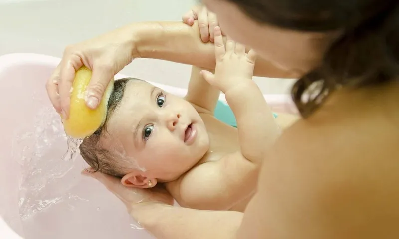 5 mẹo giúp tóc bé mọc nhanh, dày và óng mượt