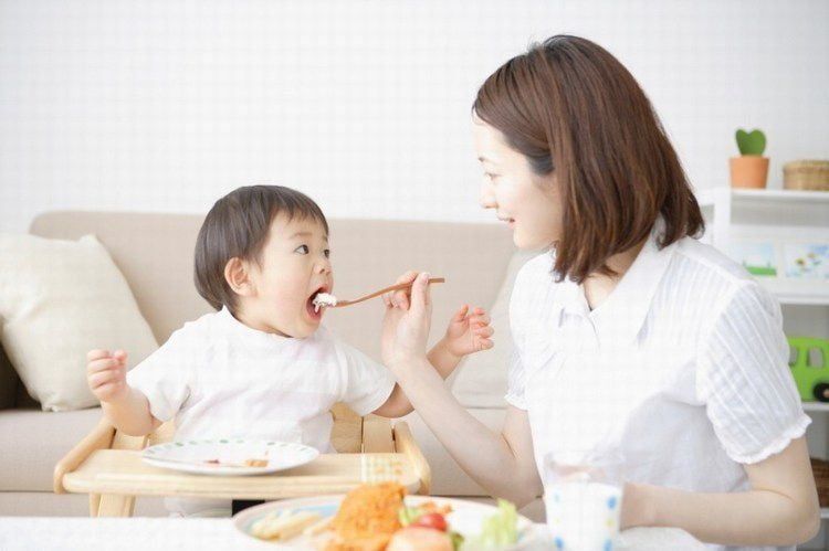 chăm sóc và dinh dưỡng cho bé