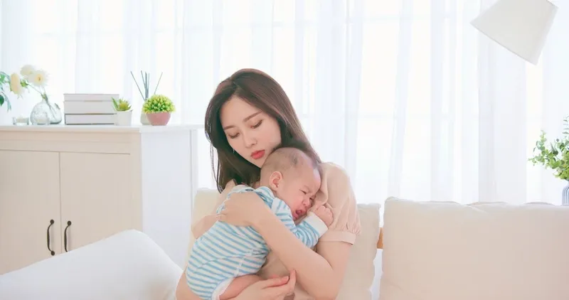 Dấu hiệu và nguyên nhân trẻ bị hăm vùng kín