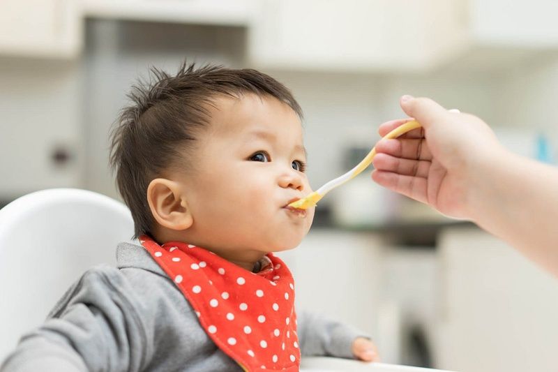 Cà chua và chế độ dinh dưỡng cho trẻ nhỏ: câu trả lời cho thắc mắc bé mấy tháng ăn được cà chua