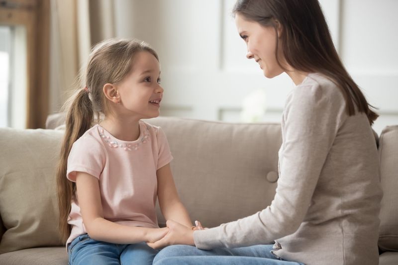 Tạo mối kết nối gia đình mạnh mẽ bằng cách nói chuyện hiệu quả với con
