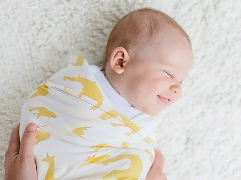 Mẹo giúp trẻ sơ sinh ngủ ngon vào ban đêm từ chuyên gia