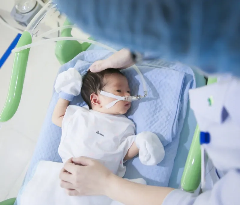 Trẻ sơ sinh thở như thế nào là bình thường?
