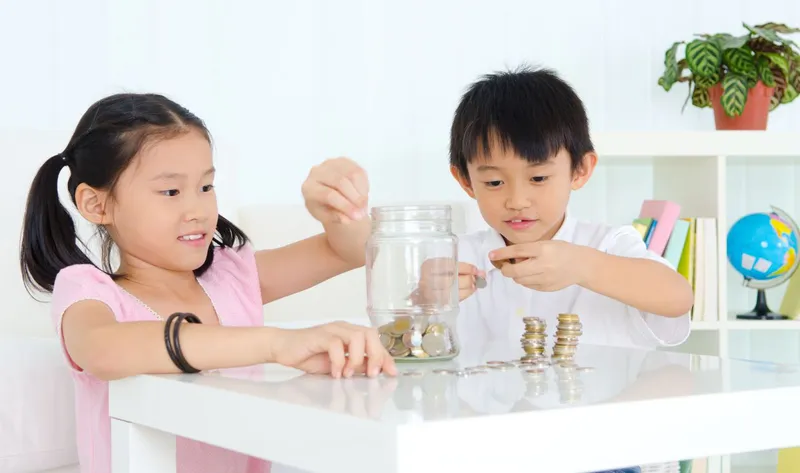 Dạy trẻ cách tiêu tiền thông minh: kinh nghiệm và lợi ích