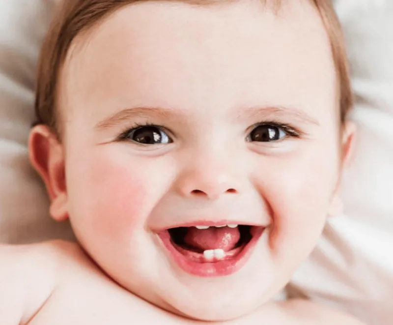 Cách chăm sóc trẻ mọc răng nanh một cách êm đẹp và hiệu quả