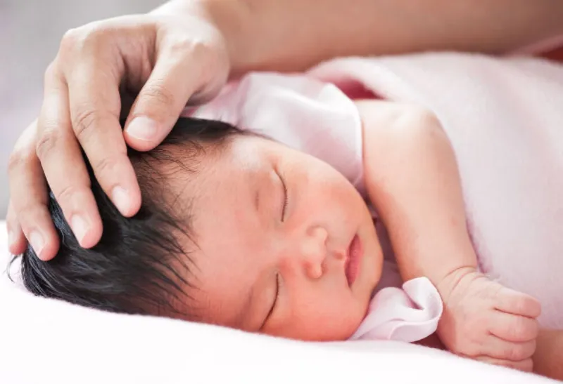 Xương lồi sau đầu trẻ sơ sinh: cần lo lắng hay không?