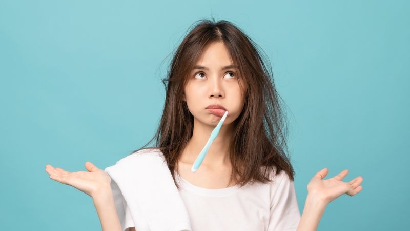 Tìm hiểu về răng cánh bướm và phương pháp khắc phục