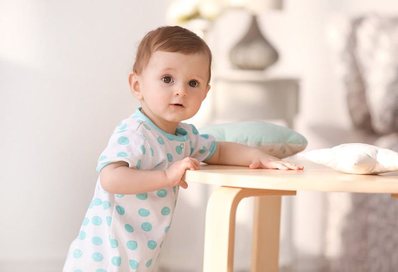 Dấu hiệu trẻ sắp biết đi là gì? ba mẹ cần làm gì để trẻ biết đi nhanh hơn?