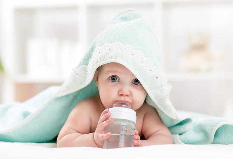 Tác động của táo bón nặng đến sức khỏe và sự thoải mái của trẻ