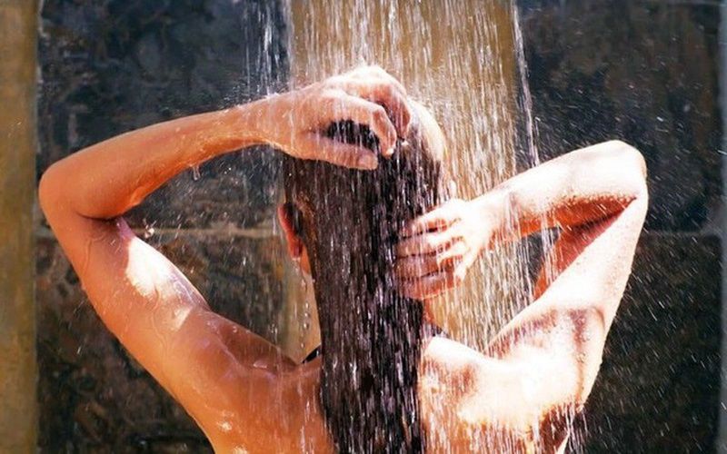 Tắm buổi sáng khi mang thai: tốt hay không?