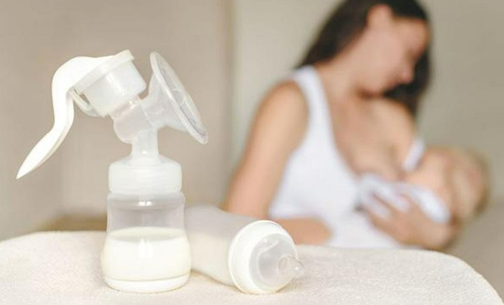 Máy hút sữa bằng tay và máy hút sữa bằng điện mua loại nào?