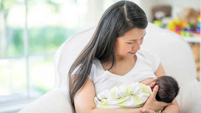 Mẹ bị cường giáp có thể cho con bú hay không?