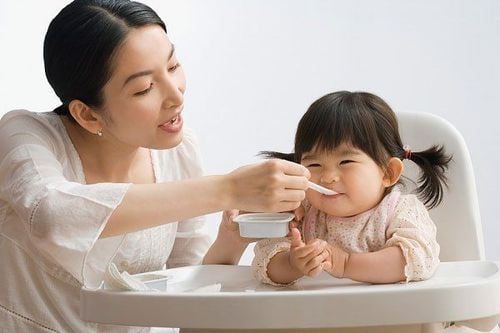 Chuẩn bị đầy đủ đồ dùng chăm sóc da cho bé gái họ Võ tại Pharmacity 