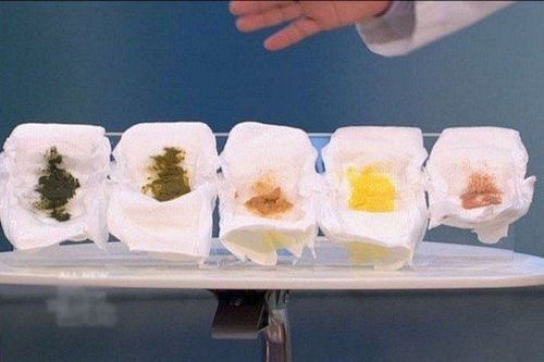 Trẻ đi ngoài bất thường | Vinmec