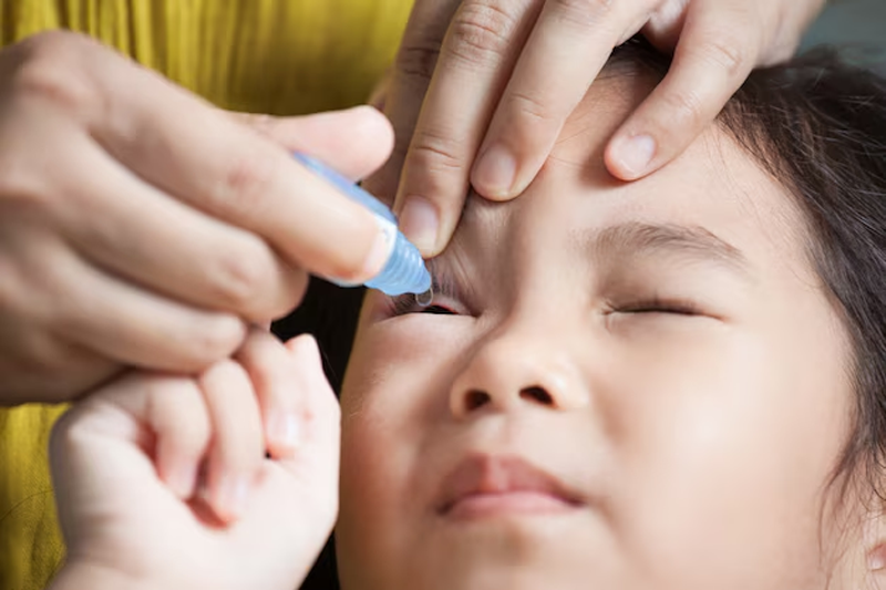Những loại thuốc nhỏ mắt đau mắt đỏ cho trẻ em và cách sử dụng