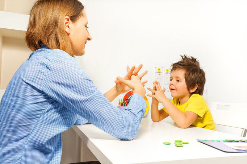 8 phương pháp can thiệp cho trẻ tự kỷ | Báo Đại biểu Nhân dân