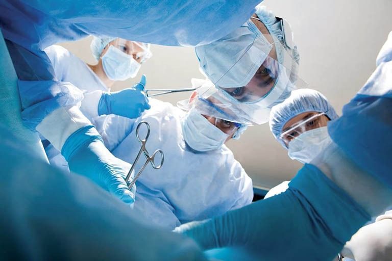 Phẫu thuật cắt trĩ bằng công nghệ hiện đại là giải pháp triệt để cho các trường hợp trĩ biến chứng nhiễm trùng 