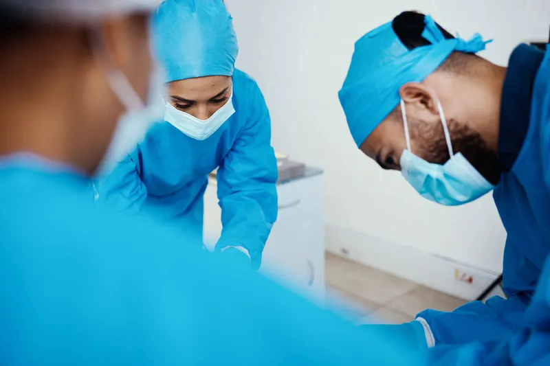 Thói quen rặn mạnh và táo bón là nguyên nhân hàng đầu gây ra bệnh trĩ