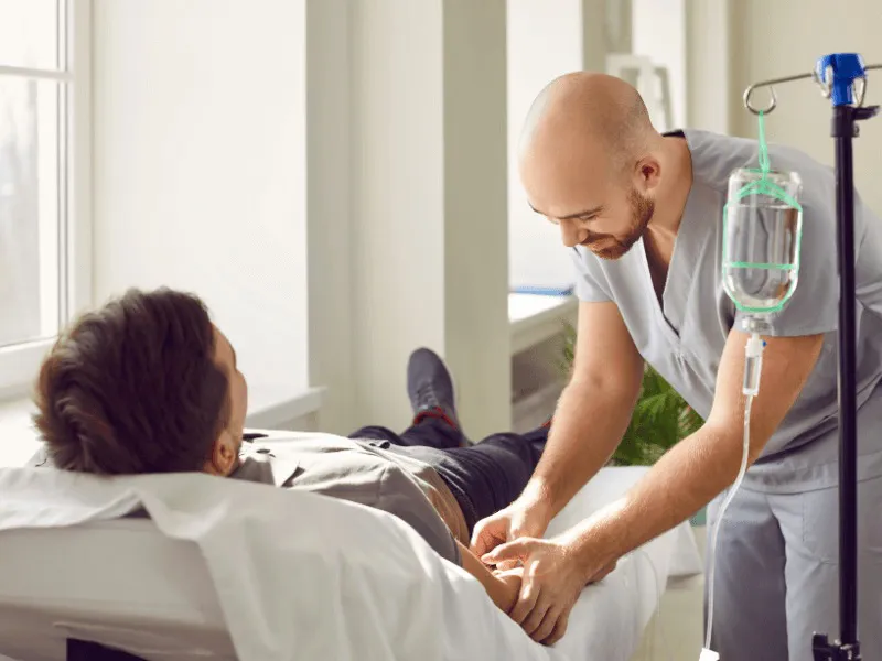 Các phác đồ thuốc hóa trị truyền tĩnh mạch hiện nay được cá thể hóa theo từng giai đoạn bệnh lý