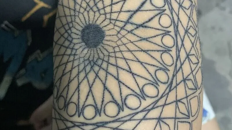 Hình xăm nổ mực và cách khắc phục