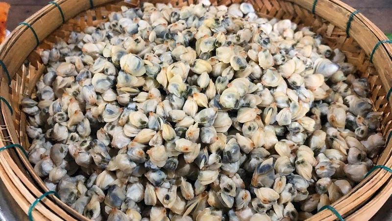 Sau sinh ăn bún hến: an toàn và hợp lý?