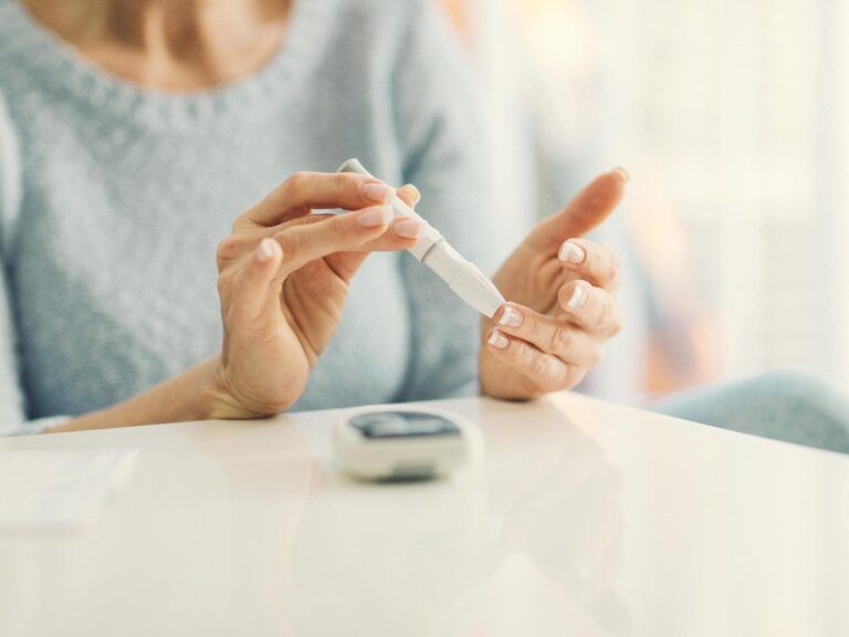 Việc sử dụng thuốc thay thế hormone desmopressin mang lại hy vọng lớn cho bệnh nhân đái tháo nhạt trung ương