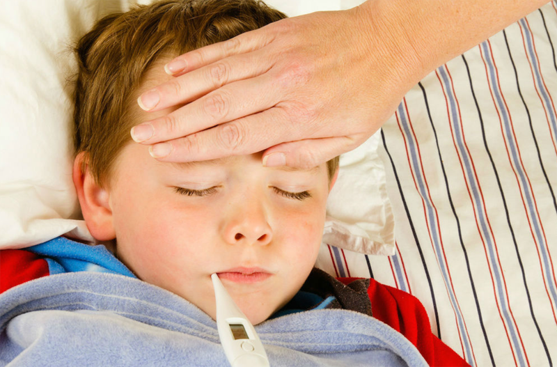 Theo dõi sức khỏe thường xuyên giúp phát hiện sớm dấu hiệu bất thường ở trẻ