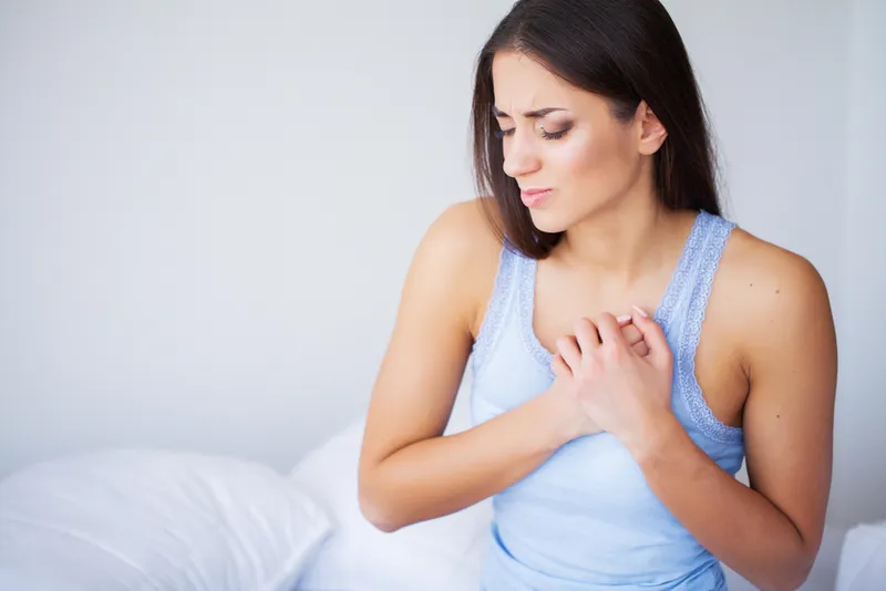 Sự thay đổi nội tiết tố đột ngột là nguyên nhân chính gây ra tình trạng căng tức ngực