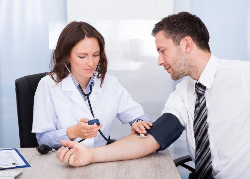Tái khám định kỳ định kỳ giúp bác sĩ điều chỉnh phác đồ phòng ngừa tai biến tối ưu cho từng giai đoạn 