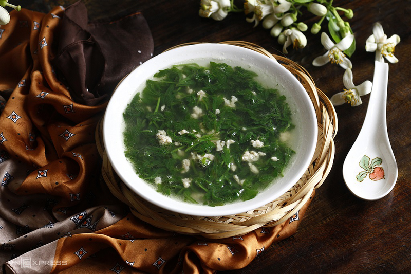 Trứng gà ngải cứu giúp hỗ trợ phục hồi sức khỏe và làm sạch tử cung cho phụ nữ sau biến cố thai kỳ