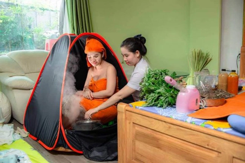 Bù nước ấm sau khi xông giúp duy trì thể tích tuần hoàn ổn định