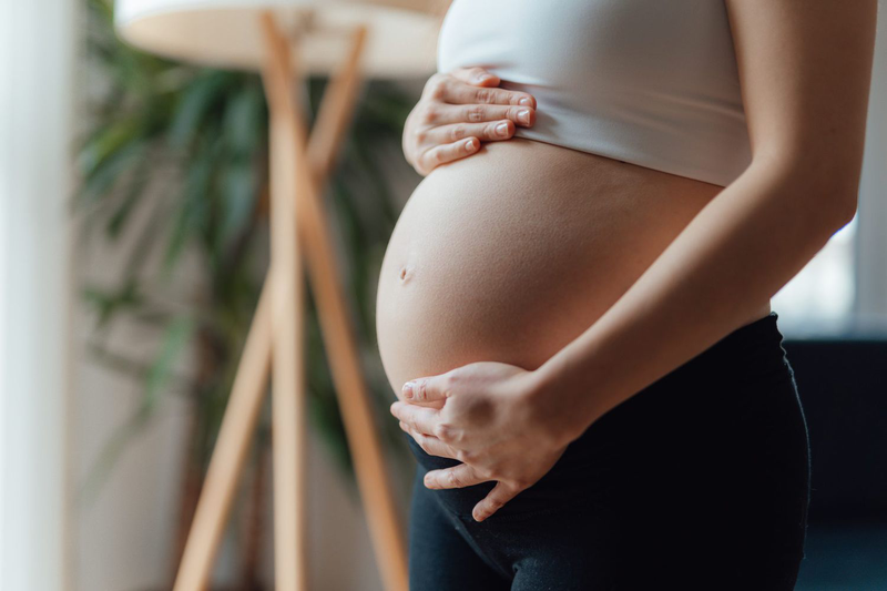 Chế độ dinh dưỡng lành mạnh và lối sống khoa học giúp mẹ bầu kiểm soát cân nặng và hỗ trợ thai nhi phát triển tốt