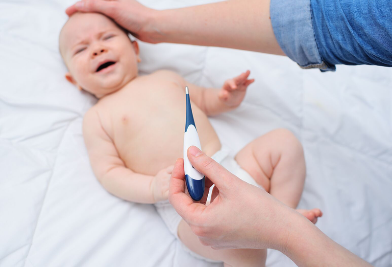 Trẻ nhỏ dễ bị sốt khi cơ thể nhiễm virus hoặc vi khuẩn