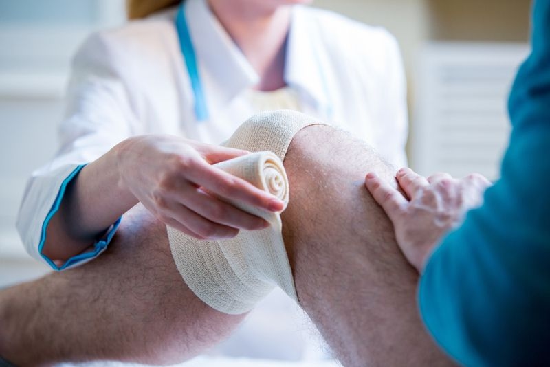 Cách trị trật khớp gối tại nhà: những phương pháp hữu ích