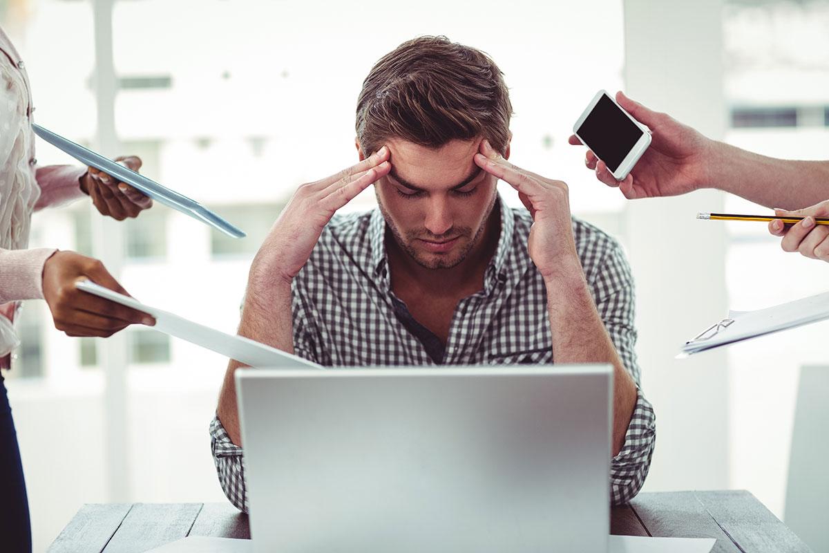 Stress từ sức ép công việc trong thời gian dài là nguyên nhân gây bệnh mạch vành ở người trẻ 