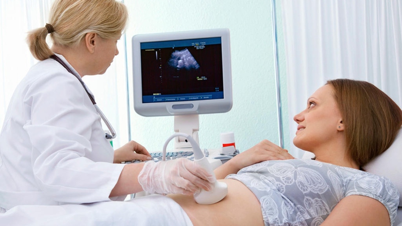 Thăm khám kỹ lưỡng giúp xác định chính xác nguyên nhân nếu chưa thấy tim thai