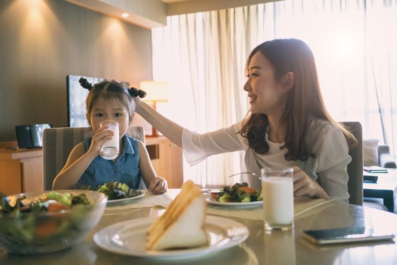 Lựa chọn thực phẩm mềm và dễ tiêu hóa giúp người bệnh ung thư giảm bớt áp lực lên dạ dày 