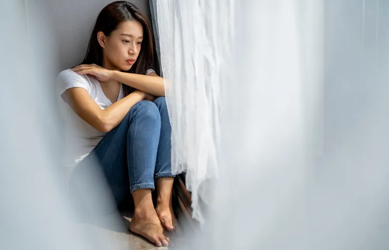 Hình ảnh minh họa môi trường làm việc giúp duy trì kết nối xã hội và thói quen sinh hoạt