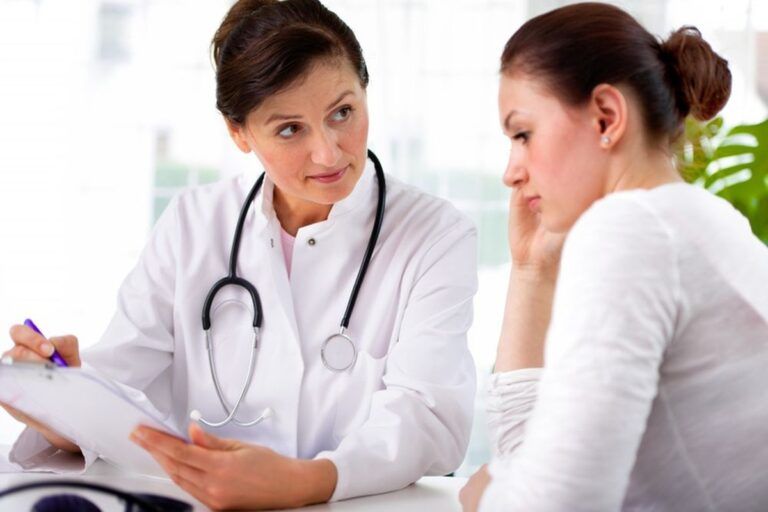 Hãy trao đổi kỹ với bác sĩ về tình trạng sức khỏe cá nhân trước khi sử dụng thuốc 