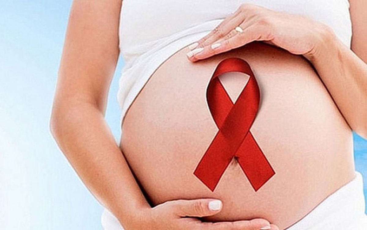 HIV lây truyền từ mẹ sang con