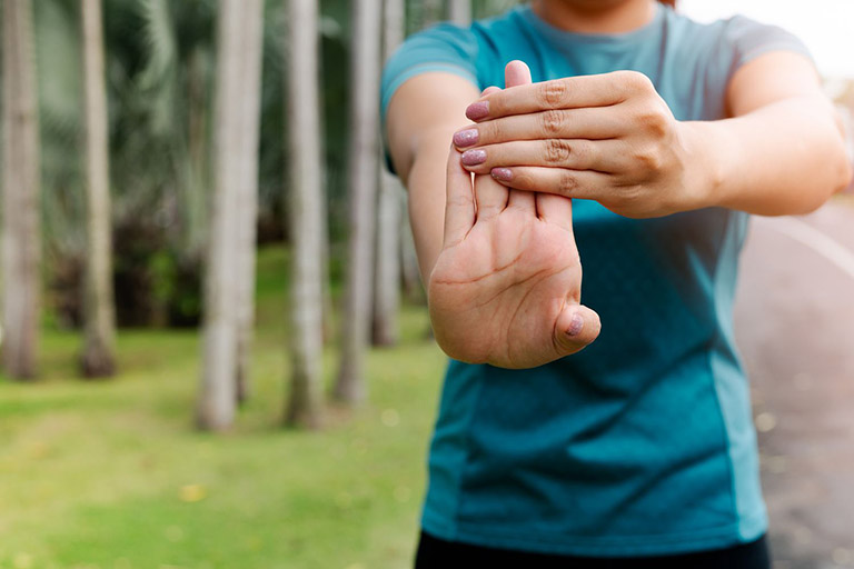 Phòng ngừa viêm khớp cổ tay thông qua một lối sống lành mạnh và sinh hoạt an toàn